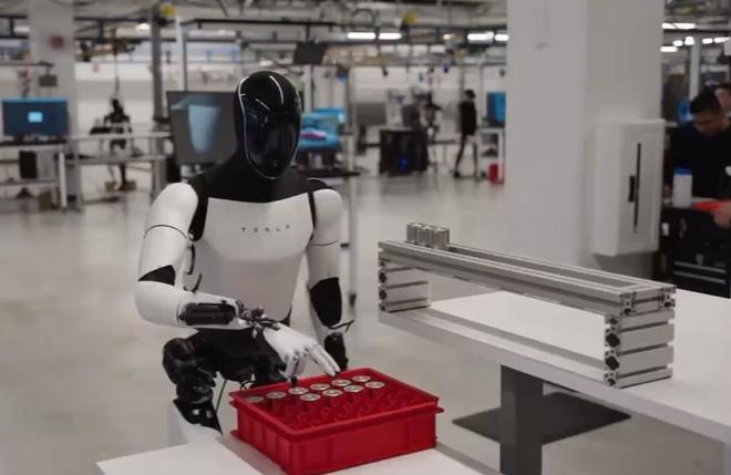 人形机器人全球竞赛提速：中国面临哪些优势和挑战