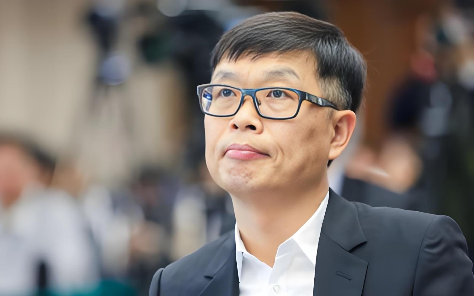 方洪波给5657亿美的“敲警钟”