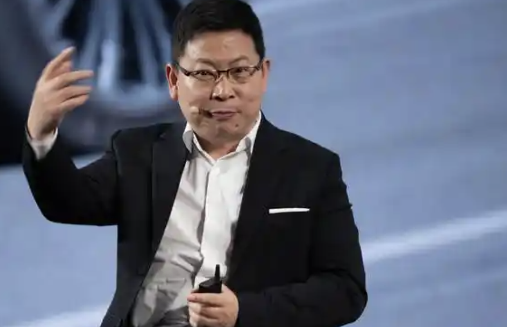 余承东自曝是刘亦菲粉丝，称其为智界品牌“最佳代言人”