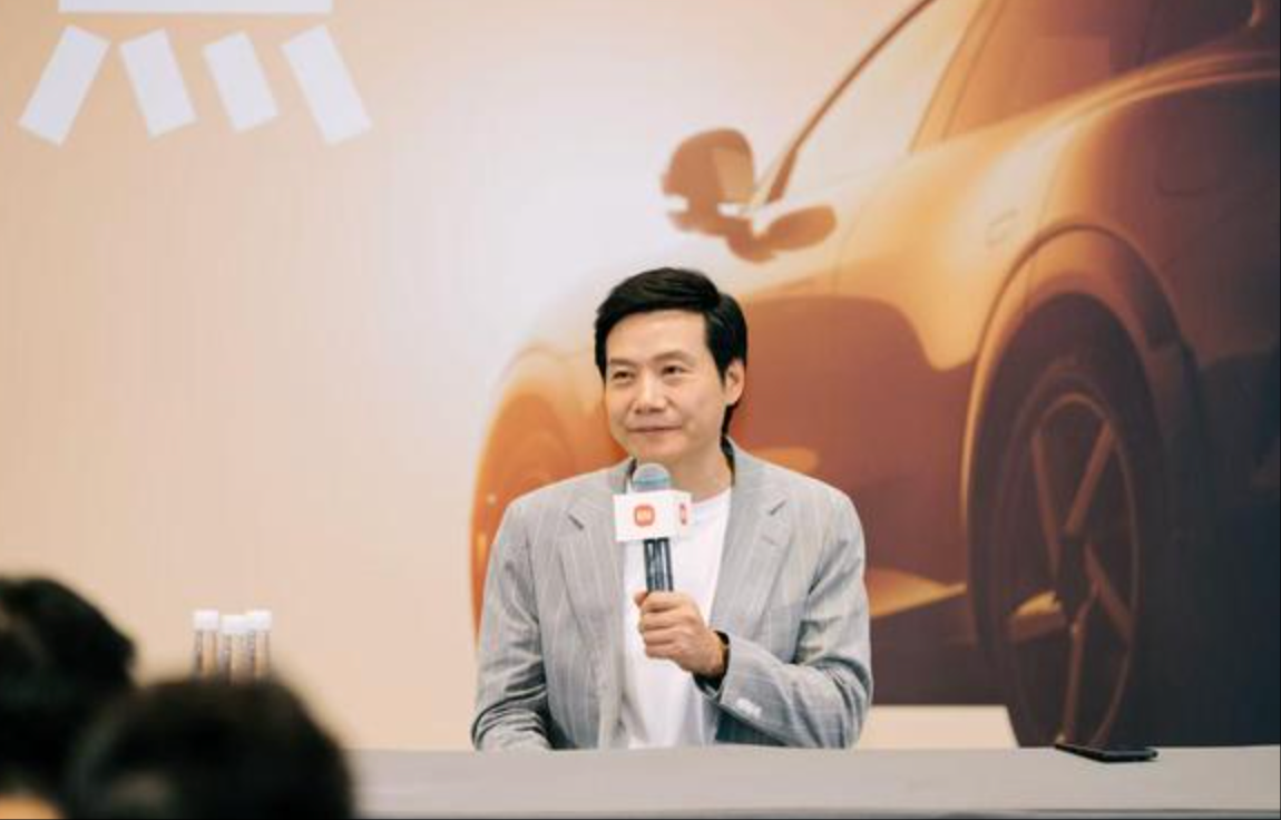 小米YU7卖爆近30万辆，我们和雷军聊了聊