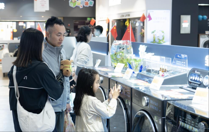 “以旧换新”加力显效，农村消费升级明显