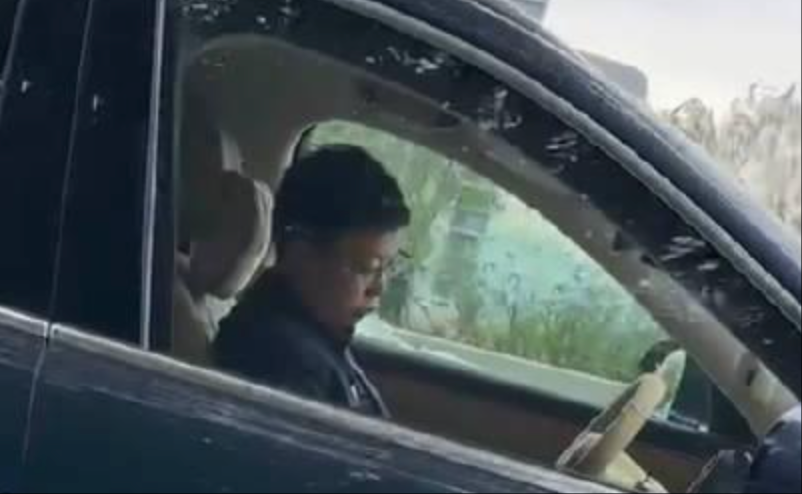 华为余承东开车睡觉？本人首度回应：只是低头看手机，已交罚款