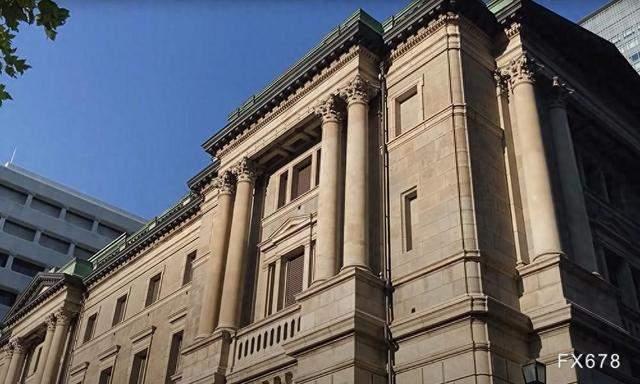特朗普：很快将对芯片征收“相当可观”关税