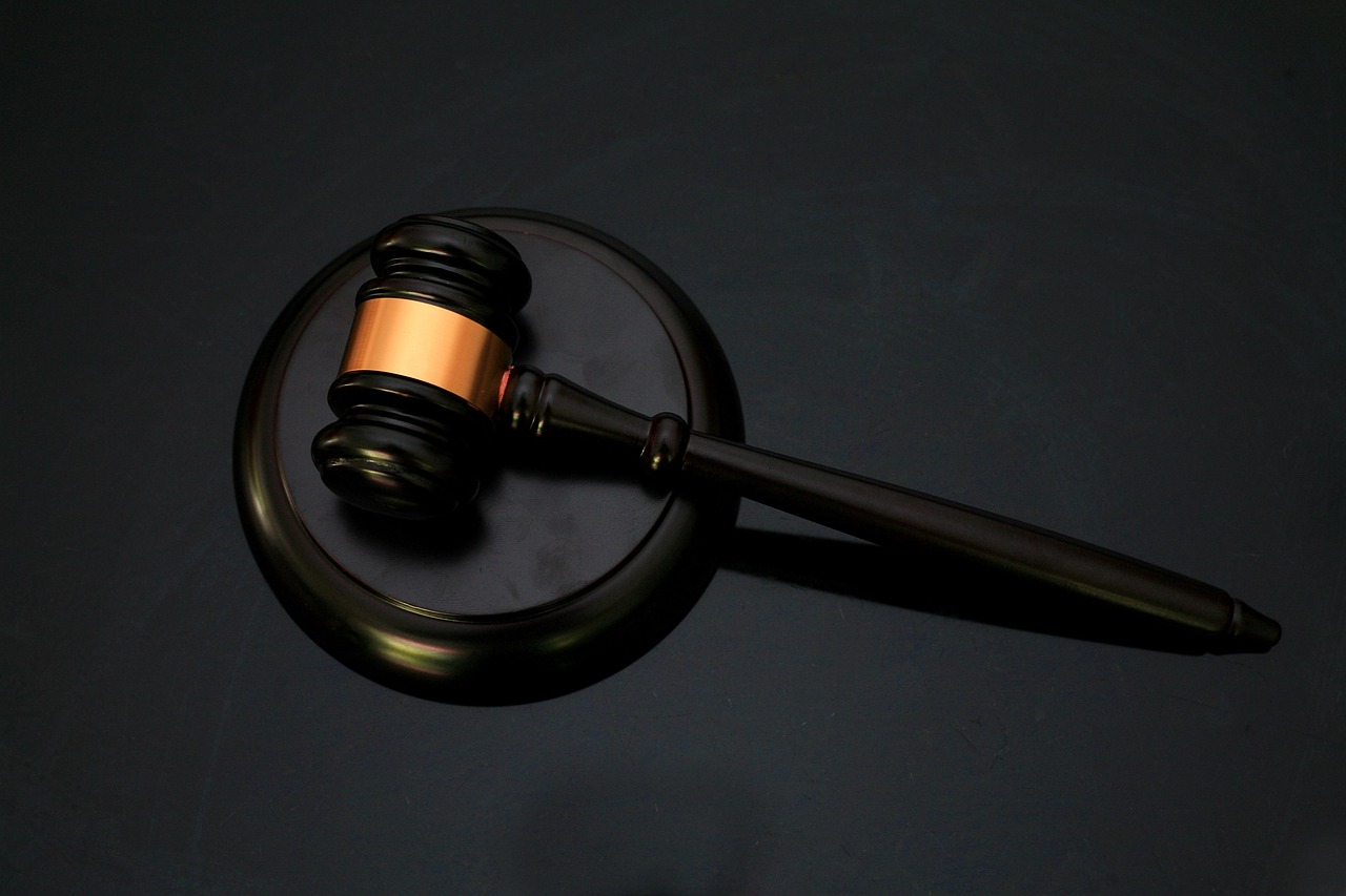 judgement-6722634_1280.jpg