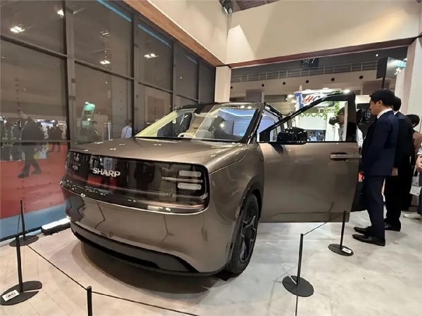 夏普造车：富士康的“借壳”突围与“移动客厅”的豪赌