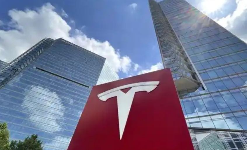 2026年的特斯拉：电动车承压，AI接棒