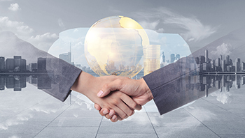 同日官宣战略合作！美的、海尔的布局有何不同？