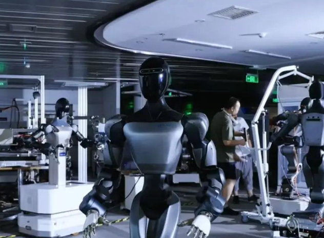 人形机器人量产按下“加速键”！全球首条机器人关节自动化产线启动