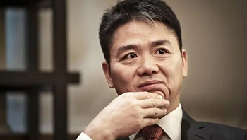 刘强东又要回老家送年货了！他下单了AI手机、米面油等超万件年货